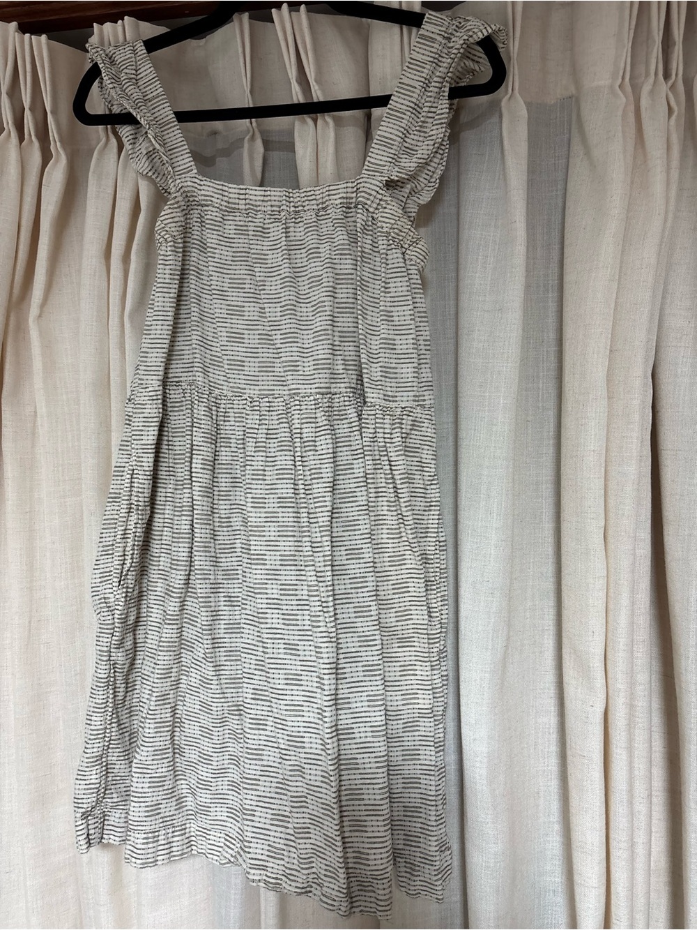 Madewell Flutter-Sleeve Square-Neck Mini
Dress in Striped Jacquard - Picture 4 of 6